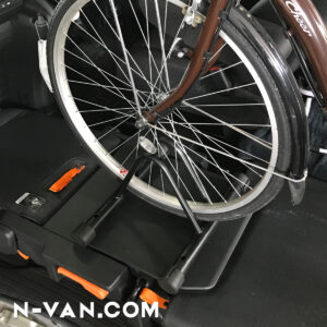 N-VANに電動アシスト自転車を積んで前輪にスタンド使ってみた